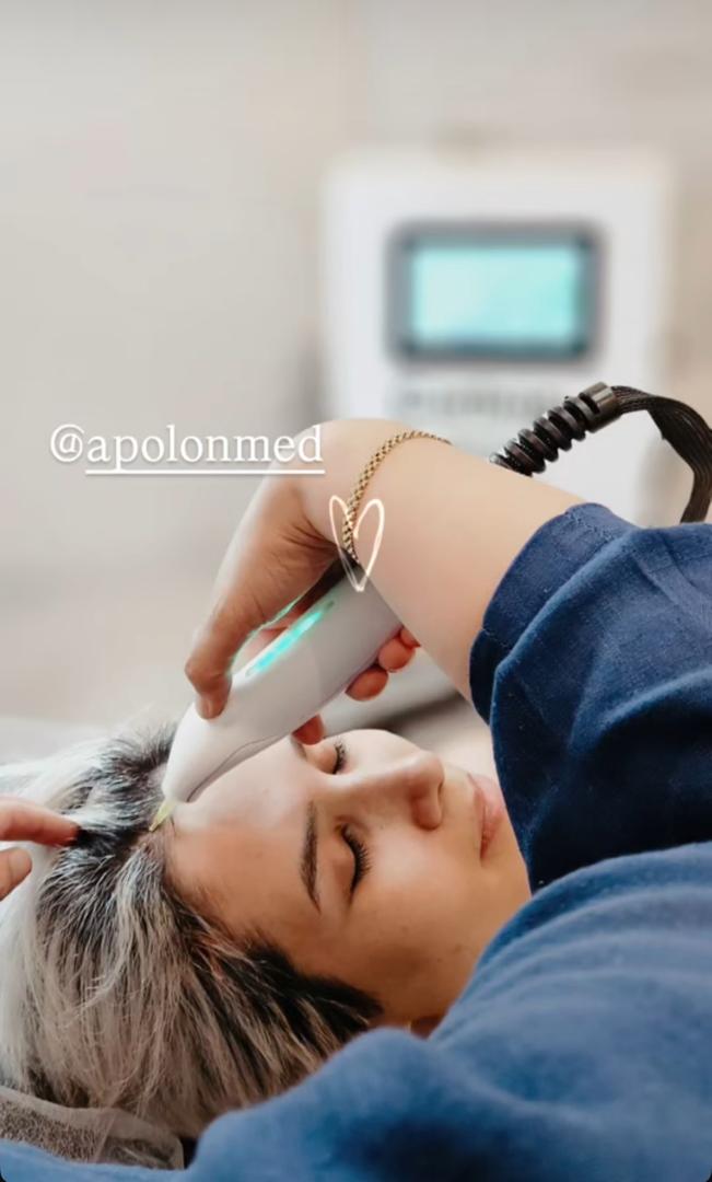 کربوکسی تراپی چگونه به بهبود منافذ باز پوست کمک می‌کند؟